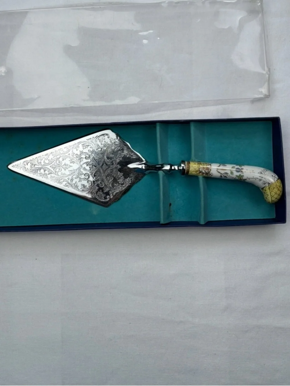 VTG Italian Silver Plated Cake Server Ornate Etched Blade Porcelain Handle w/Box